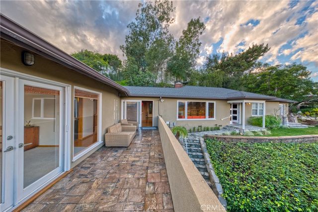 1530 Poppy Peak, Pasadena, CA 91105