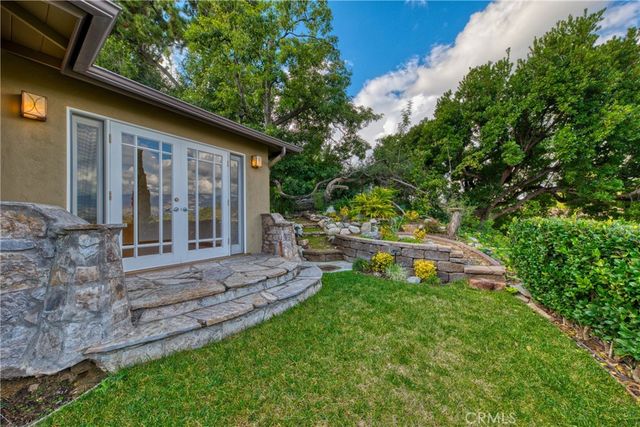 1530 Poppy Peak, Pasadena, CA 91105