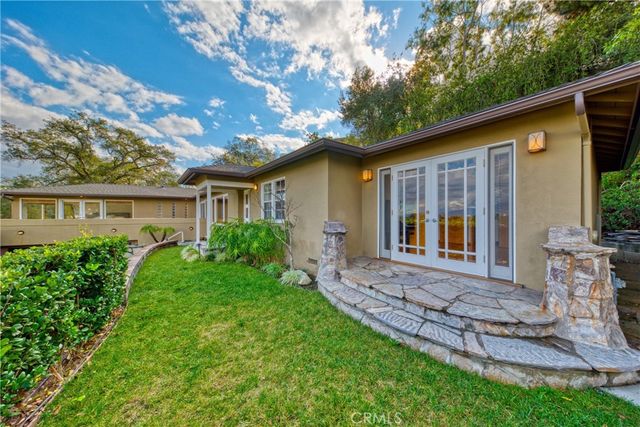 1530 Poppy Peak, Pasadena, CA 91105