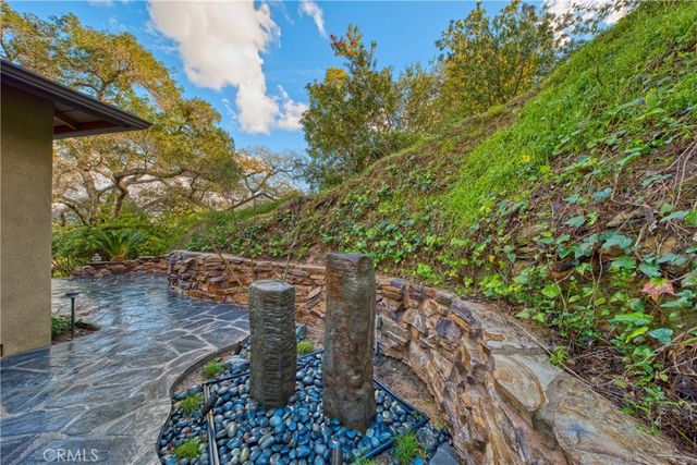 1530 Poppy Peak, Pasadena, CA 91105