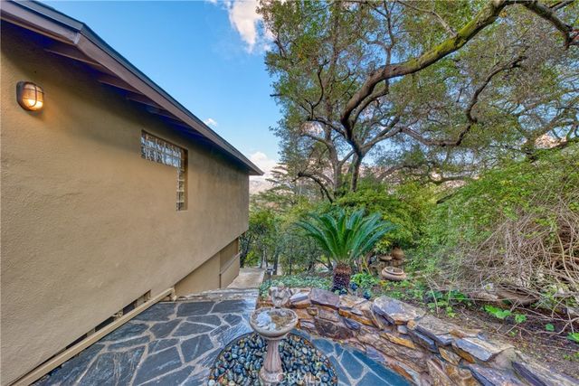 1530 Poppy Peak, Pasadena, CA 91105