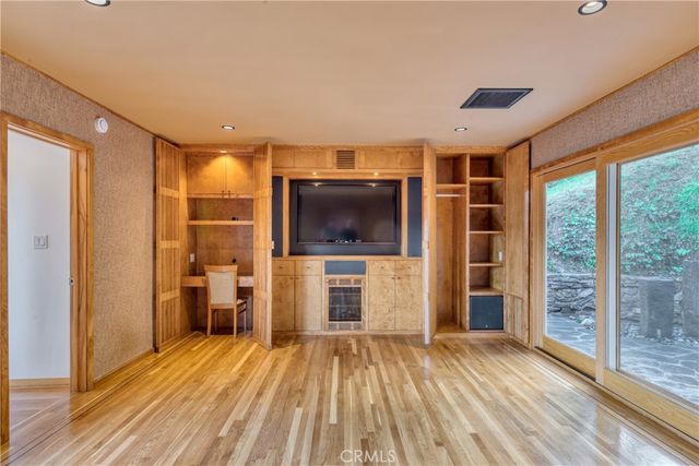 1530 Poppy Peak, Pasadena, CA 91105