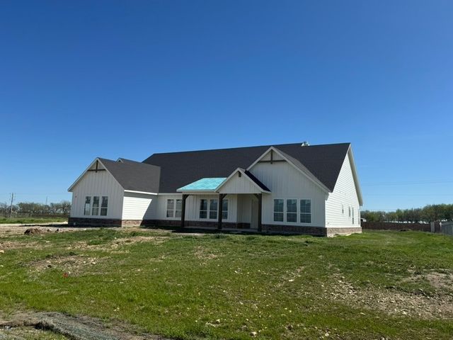 12213 Crystal Drive, Krum, TX 76249