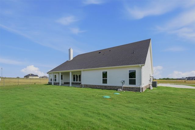 12213 Crystal Drive, Krum, TX 76249