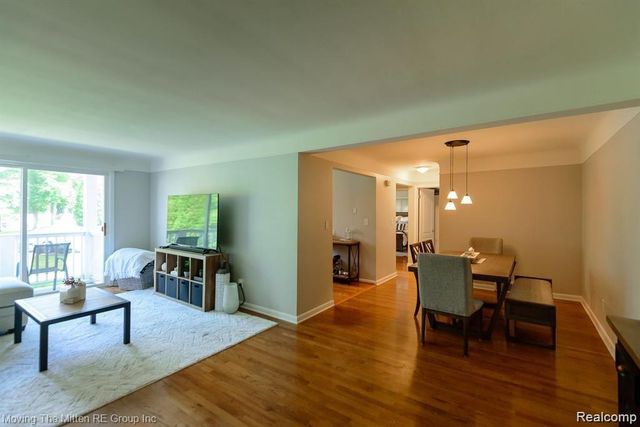 487 N Eton Street B5, Birmingham, MI 48009