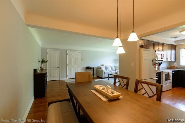 487 N Eton Street B5, Birmingham, MI 48009