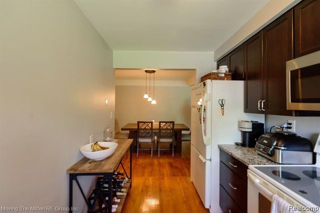 487 N Eton Street B5, Birmingham, MI 48009