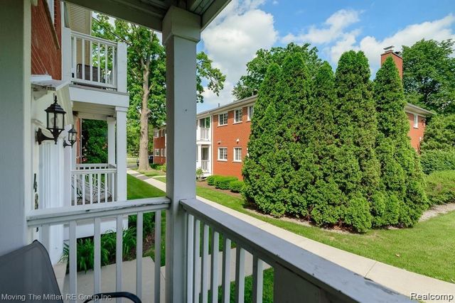 487 N Eton Street B5, Birmingham, MI 48009