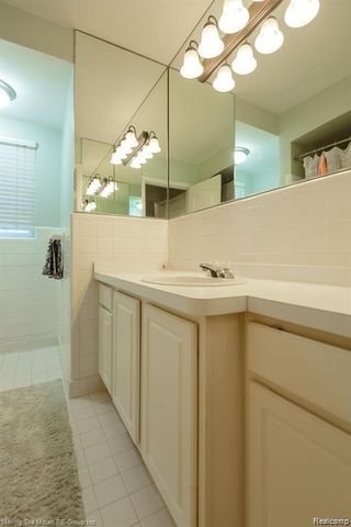 487 N Eton Street B5, Birmingham, MI 48009