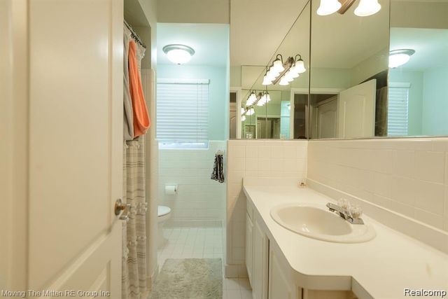 487 N Eton Street B5, Birmingham, MI 48009