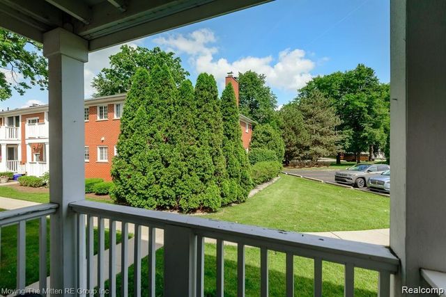 487 N Eton Street B5, Birmingham, MI 48009