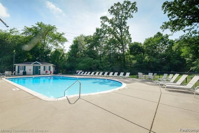 487 N Eton Street B5, Birmingham, MI 48009