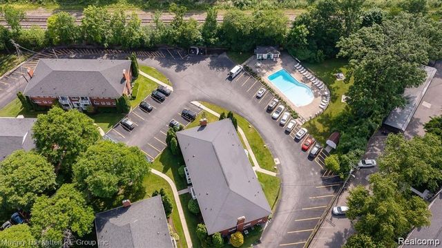 487 N Eton Street B5, Birmingham, MI 48009