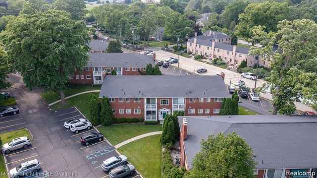 487 N Eton Street B5, Birmingham, MI 48009