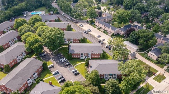 487 N Eton Street B5, Birmingham, MI 48009