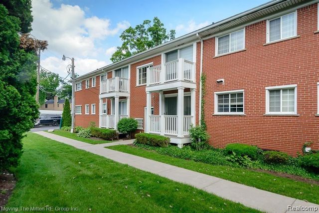 487 N Eton Street B5, Birmingham, MI 48009