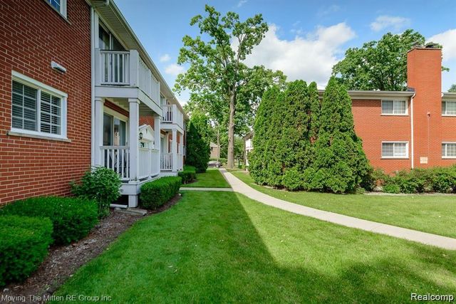 487 N Eton Street B5, Birmingham, MI 48009