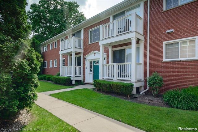 487 N Eton Street B5, Birmingham, MI 48009
