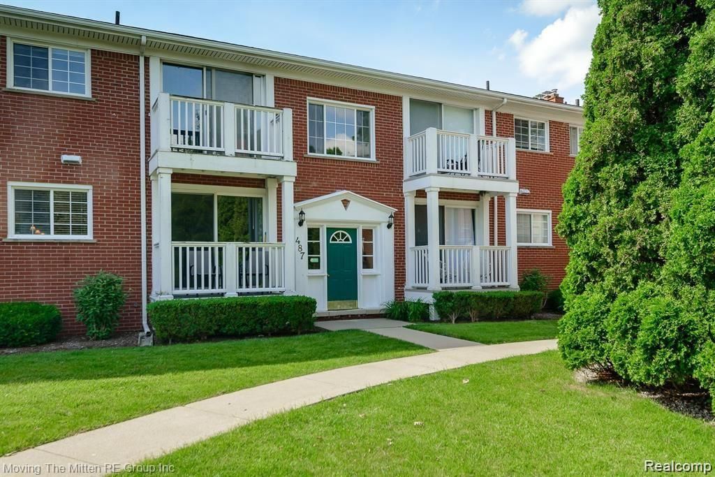 487 N Eton Street B5, Birmingham, MI 48009