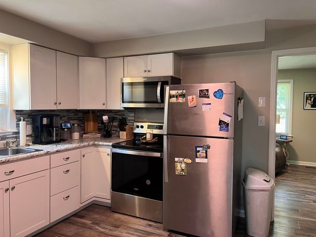 964 Iron Ore Rd, Spartanburg, SC 29303