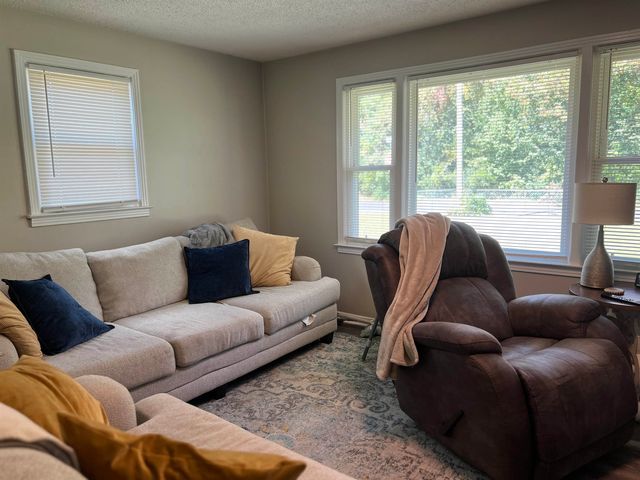 964 Iron Ore Rd, Spartanburg, SC 29303