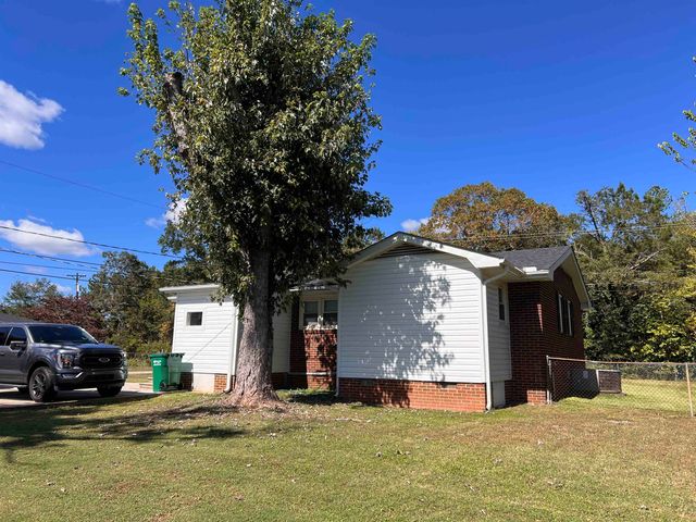 964 Iron Ore Rd, Spartanburg, SC 29303