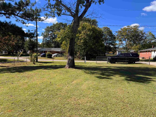 964 Iron Ore Rd, Spartanburg, SC 29303