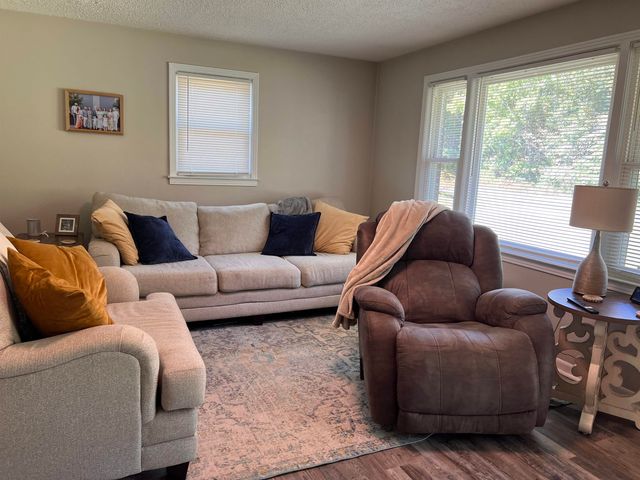 964 Iron Ore Rd, Spartanburg, SC 29303