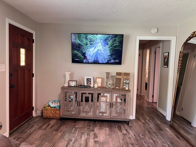 964 Iron Ore Rd, Spartanburg, SC 29303