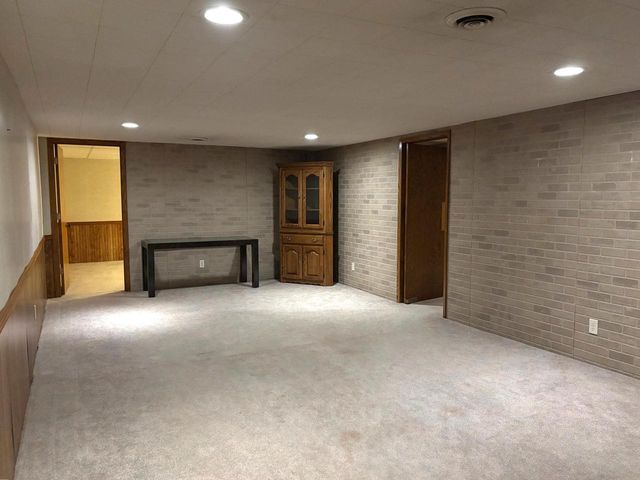 1931 N SUMMIT STREET, Appleton, WI 54914