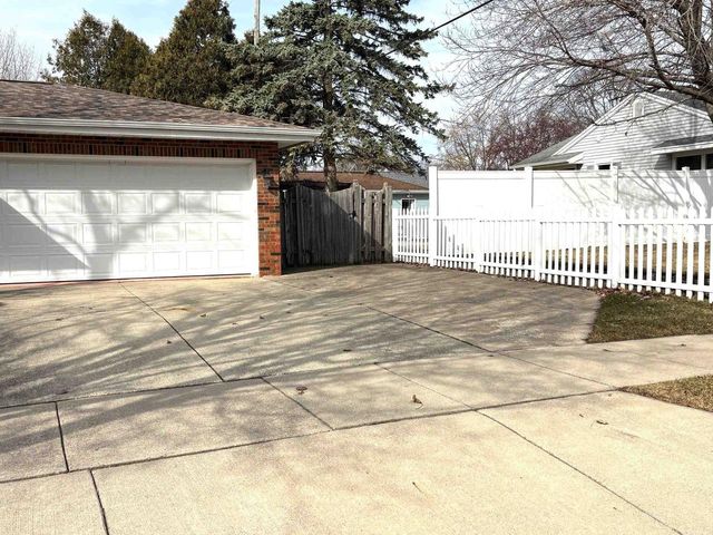 1931 N SUMMIT STREET, Appleton, WI 54914