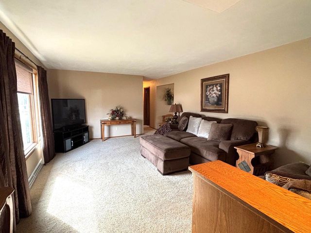 1931 N SUMMIT STREET, Appleton, WI 54914