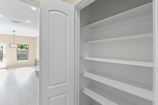1516 Kinglet Street, Desoto, TX 75115