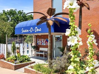 701 N Pearl Street 103, Denver, CO 80203