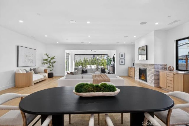 2587 Willo Lane, Costa Mesa, CA 92627