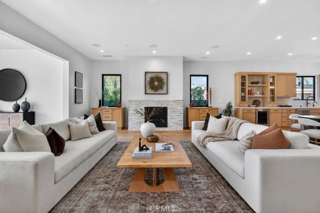 2587 Willo Lane, Costa Mesa, CA 92627