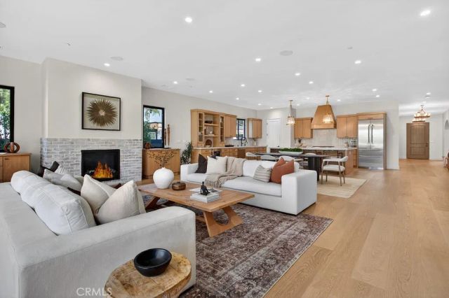 2587 Willo Lane, Costa Mesa, CA 92627