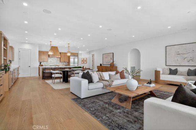 2587 Willo Lane, Costa Mesa, CA 92627