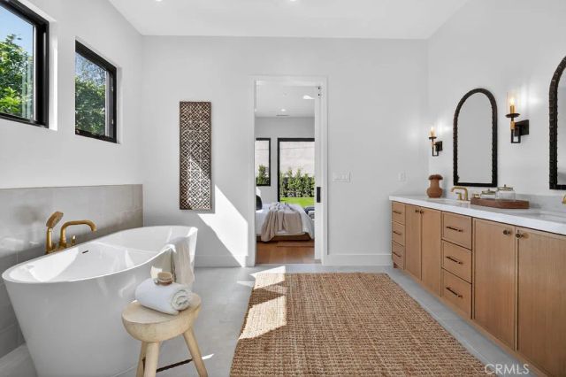 2587 Willo Lane, Costa Mesa, CA 92627