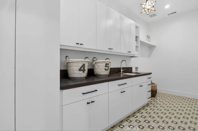 2587 Willo Lane, Costa Mesa, CA 92627