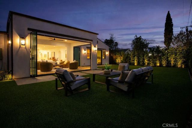 2587 Willo Lane, Costa Mesa, CA 92627