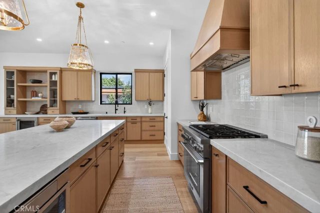 2587 Willo Lane, Costa Mesa, CA 92627