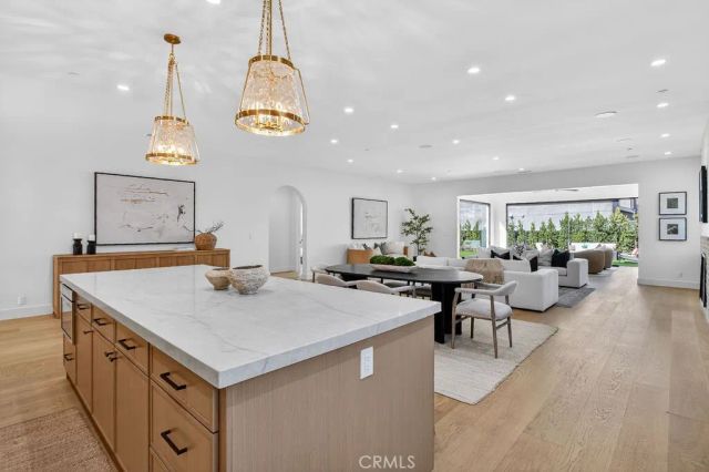 2587 Willo Lane, Costa Mesa, CA 92627