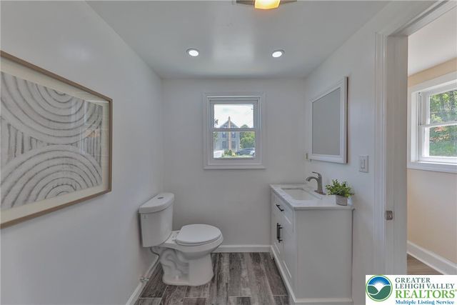 1113 East Emmaus Avenue, Allentown City, PA 18103