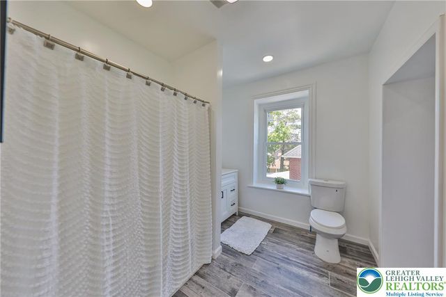 1113 East Emmaus Avenue, Allentown City, PA 18103