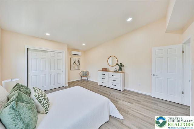 1113 East Emmaus Avenue, Allentown City, PA 18103
