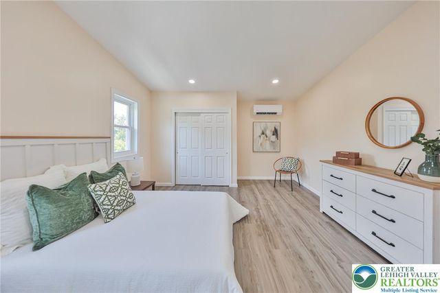 1113 East Emmaus Avenue, Allentown City, PA 18103