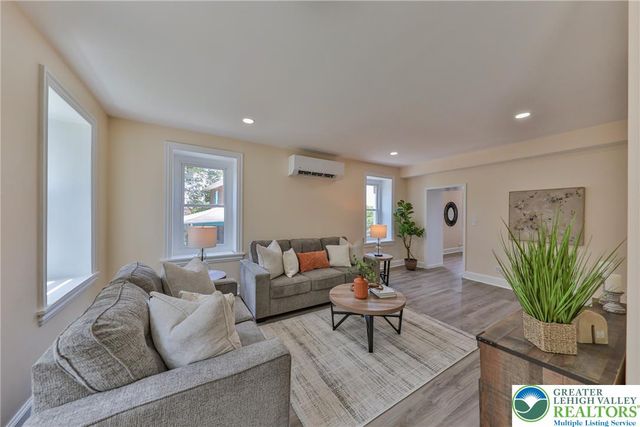 1113 East Emmaus Avenue, Allentown City, PA 18103