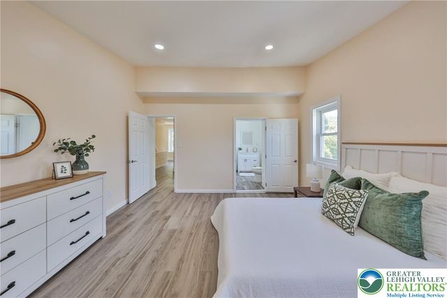 1113 East Emmaus Avenue, Allentown City, PA 18103