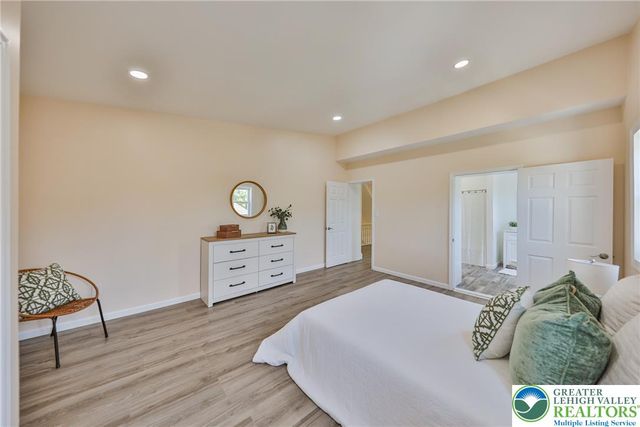 1113 East Emmaus Avenue, Allentown City, PA 18103